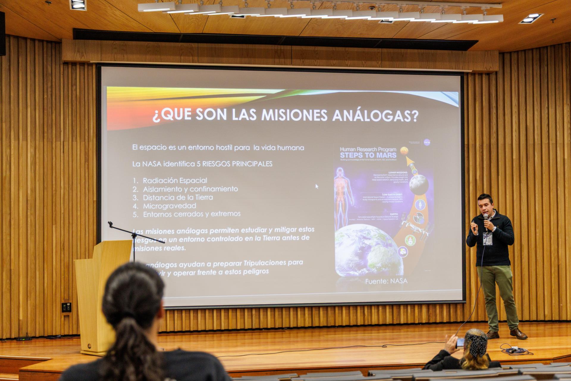 Panel de ciencia espacial