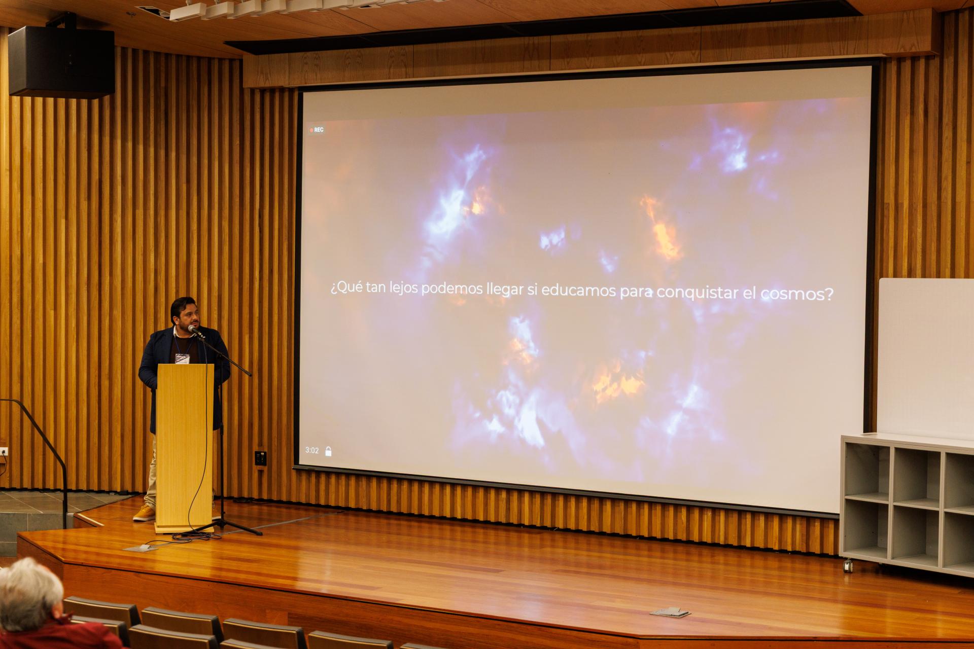 Ponencia técnica en el auditorio