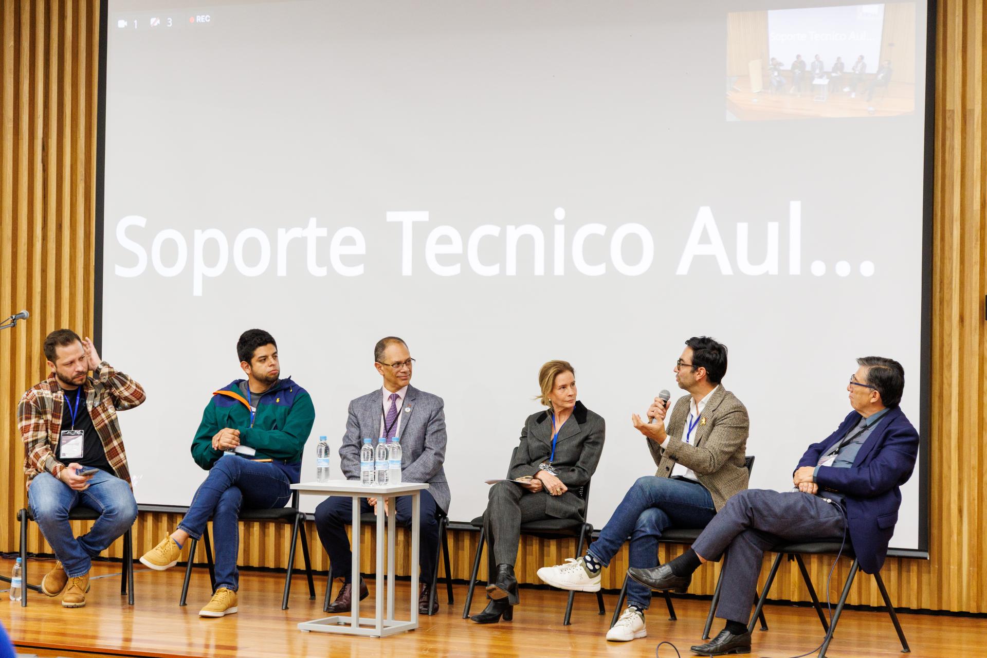 Clausura del Día 1